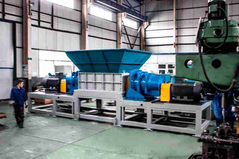 Twin shaft shredder